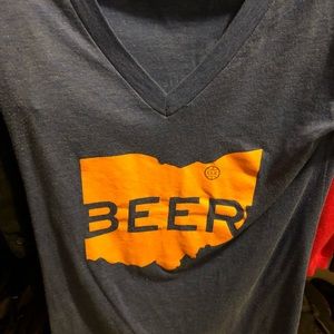 Women’s Ohio market garden brew v neck